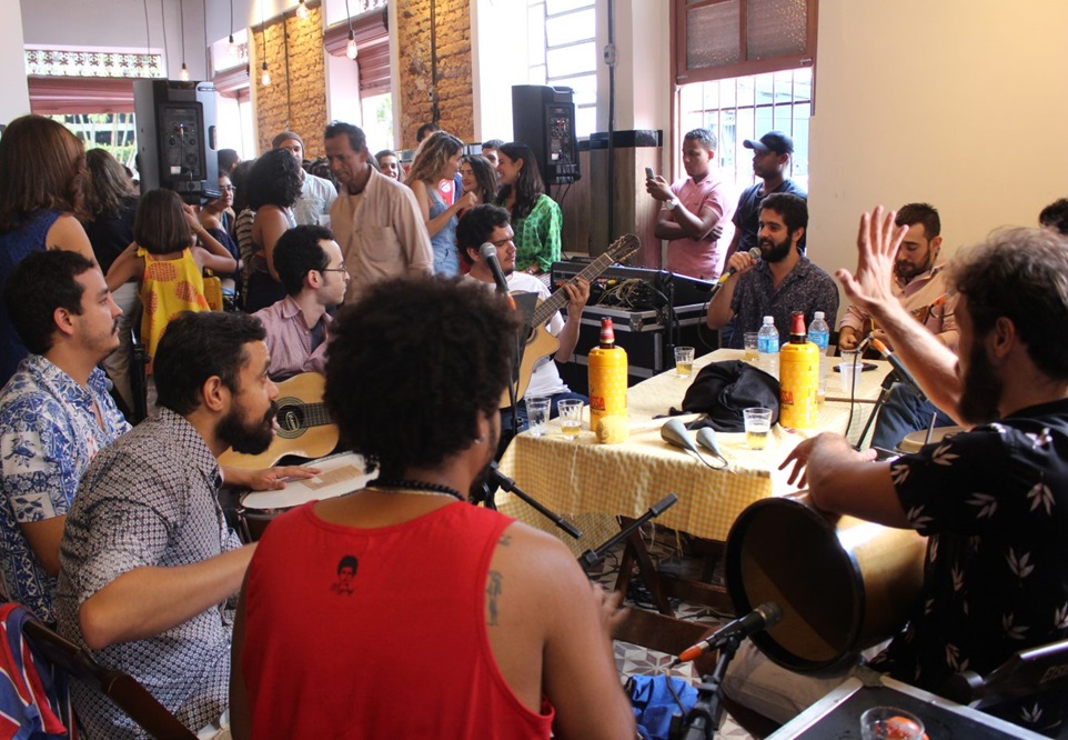 Festival Barris de Música: Uma Celebração da Música Baiana no Velho Espanha!