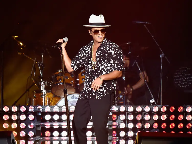 Bruno Mars arrasa no Brasil e faz show beneficente para as vítimas das enchentes no RS!