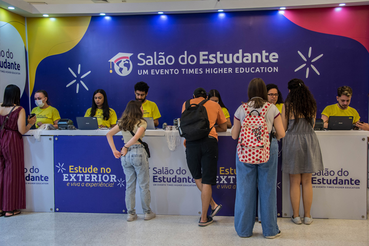 Sonhando com o exterior? O Salão do Estudante te espera em Salvador!