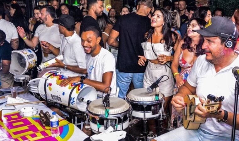 Partiu Pagode? Domingo tem samba e pagode pé na areia em Piatã!