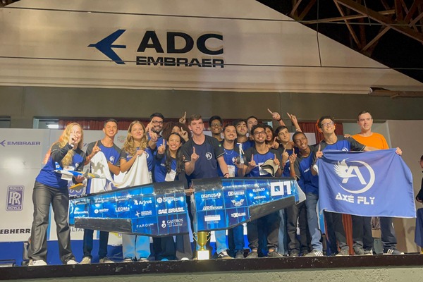 Estudantes da Ufba Levam Tricampeonato em Competição de Aeronáutica e Representam o Brasil nos EUA