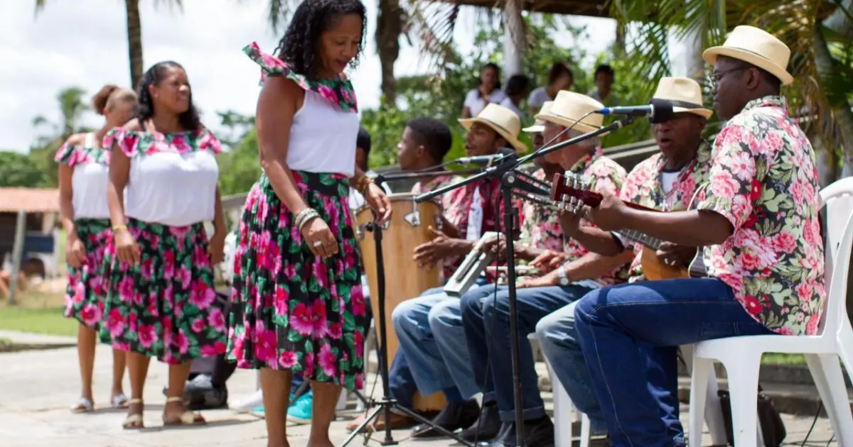 Samba de Roda da Bahia: Uma Festa da Cultura Popular no Coração de Salvador