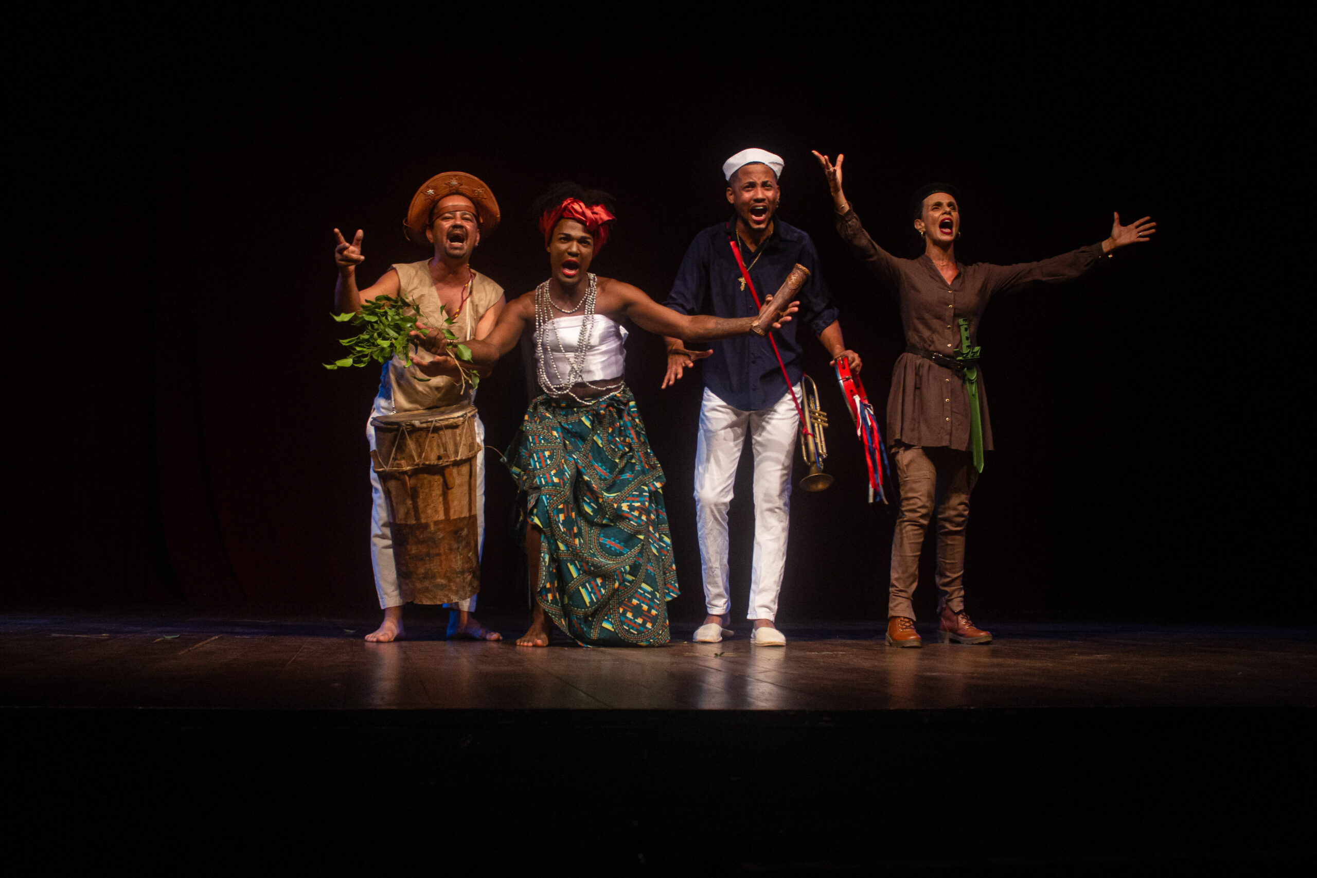 Teatro em Salvador: Emoção e Reflexão com “Desassossego” e “O Theatro da Independência”