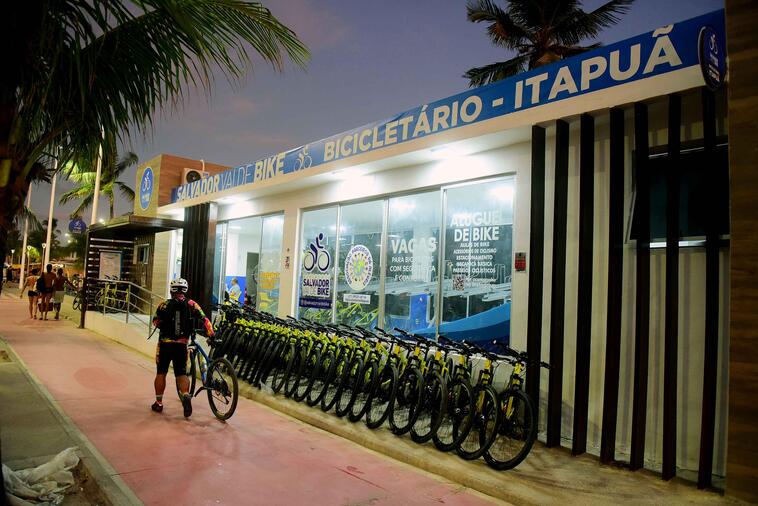 Bike Tour Natalino: Pedal Solidário e Diversão em Salvador