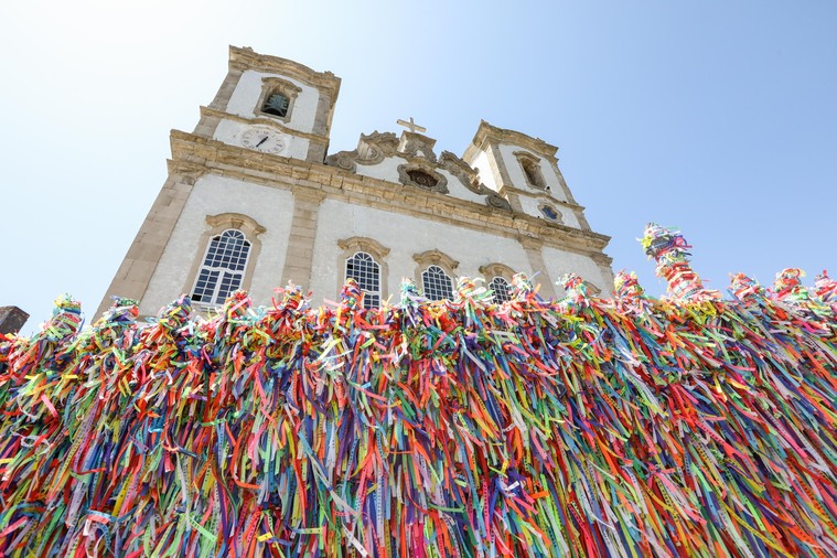 A Fé se Renova na Colina Sagrada: Sexta-feira da Gratidão reúne milhares de devotos!